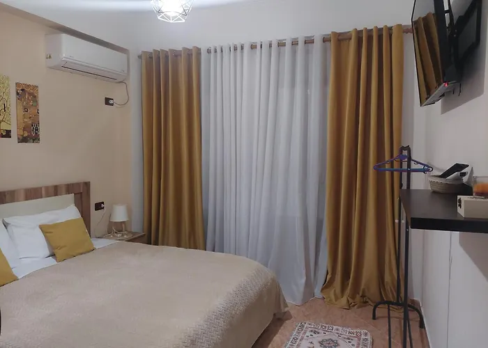 Godard Apartments