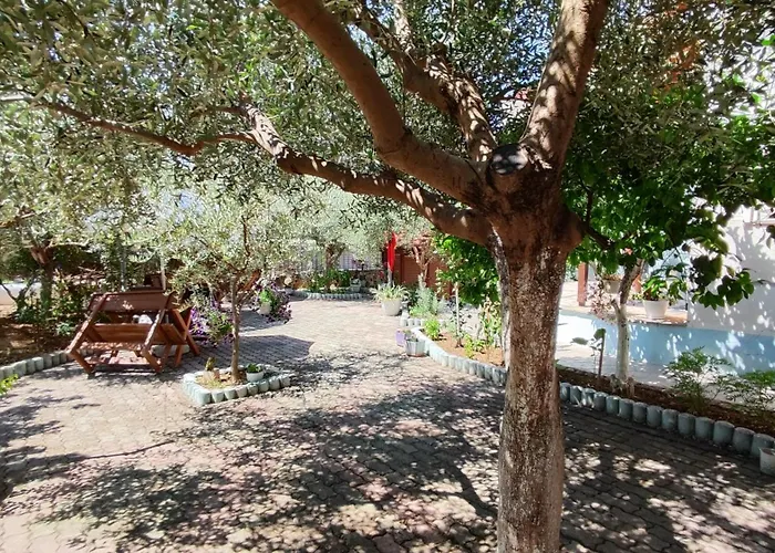 Elvish Garden Boutique B&B
